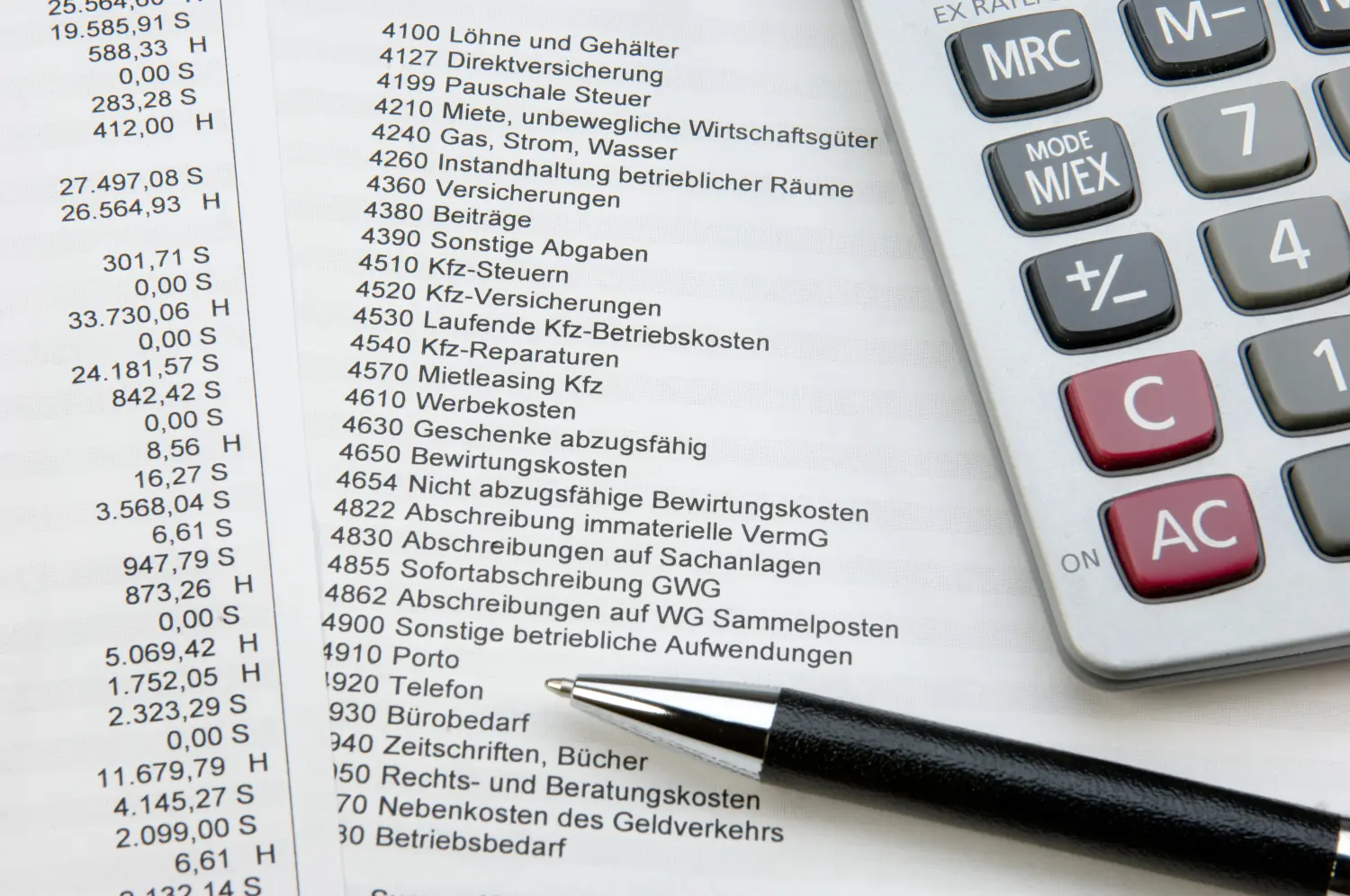 Dienstleistungen von Buchhaltung/Büro